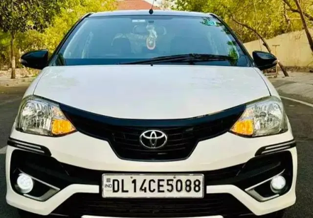 Toyota Etios Liva V Dual Tone 2019