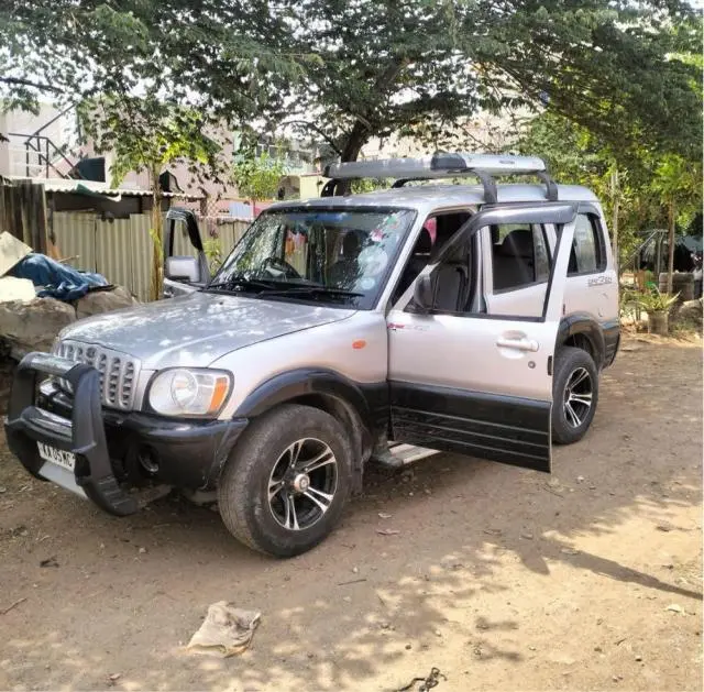 Mahindra Scorpio 2.6 DX 2005
