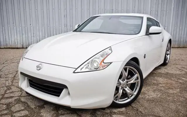 Nissan 370Z Touring Coupe AT 2011