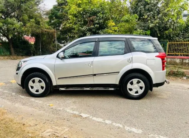 Mahindra XUV500 W6 2014