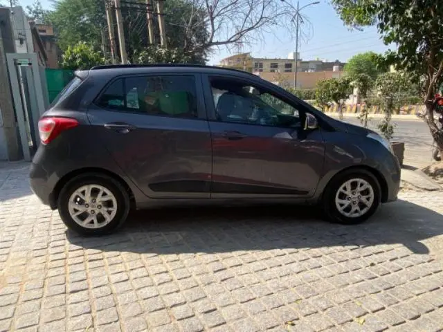 Hyundai Grand i10 Sportz 1.1 CRDi 2017