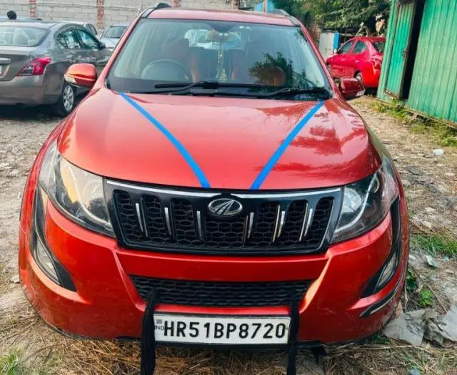 Mahindra XUV500 W6 2017