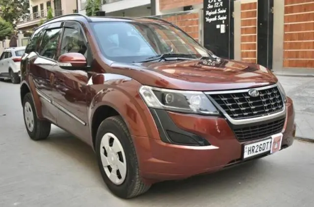 Mahindra XUV500 W5 2018