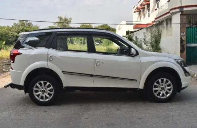 Mahindra XUV500 W7 2019