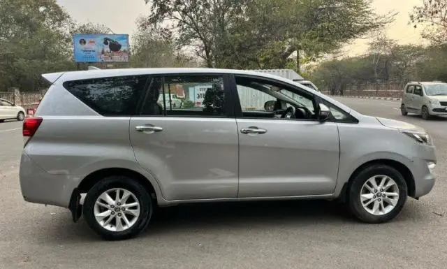 Toyota Innova Crysta 2.4 G Plus 8 STR 2018