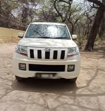 Mahindra TUV300 T8 2017