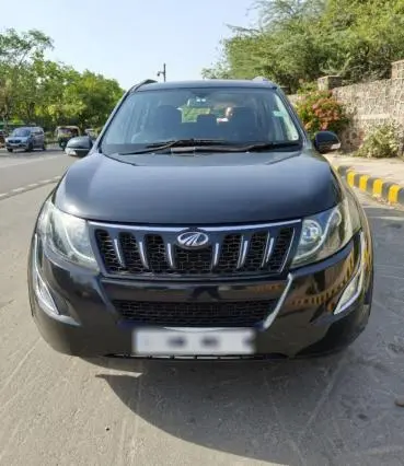 Mahindra XUV500 W6 2017