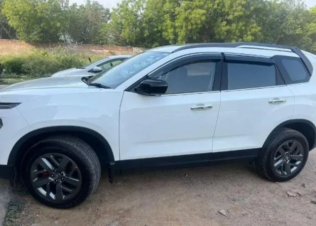 Tata Safari XT Plus Diesel 2022