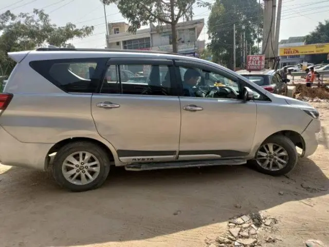 Toyota Innova Crysta 2.4 VX 7 STR 2017