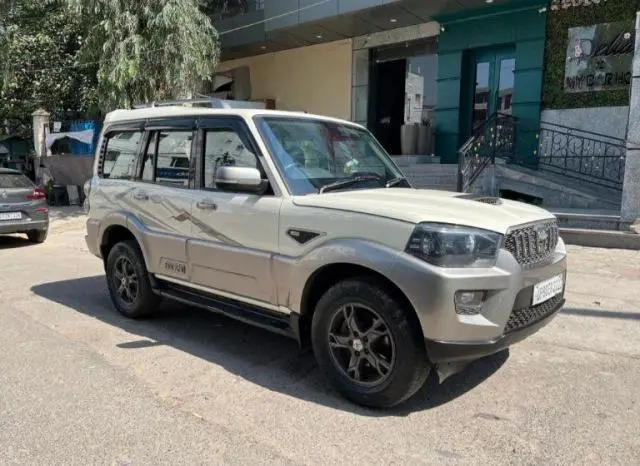 Mahindra Scorpio S10 2017