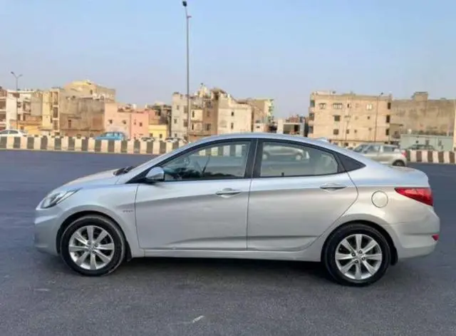 Hyundai Verna 1.6 CRDI EX 2012