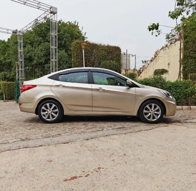 Hyundai Verna 1.6 VTVT SX 2013