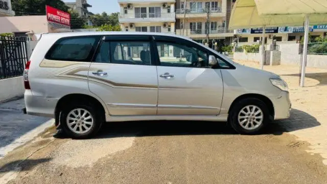 Toyota Innova 2.5 Z 7 SEATER 2013