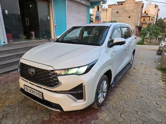 Toyota Innova Hycross VX Hybrid 7 STR 2023