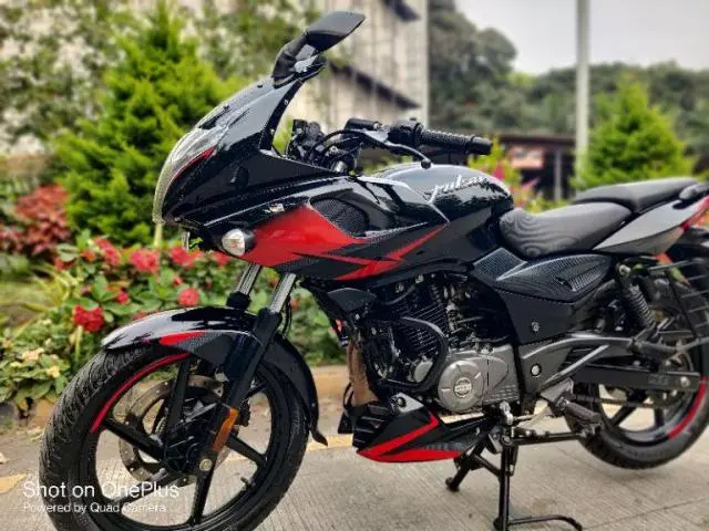 Bajaj Pulsar 220F ABS FI BS6 2021