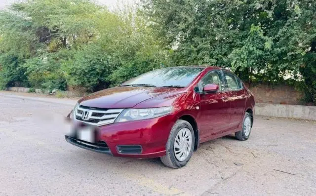 Honda City E i-VTEC 2013