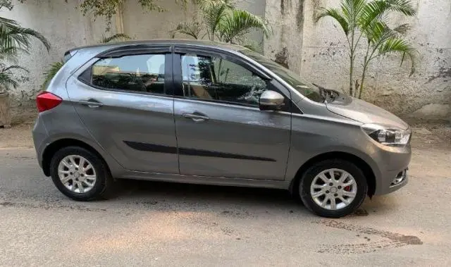 Tata Tiago Revotorq XZ (O) 2019