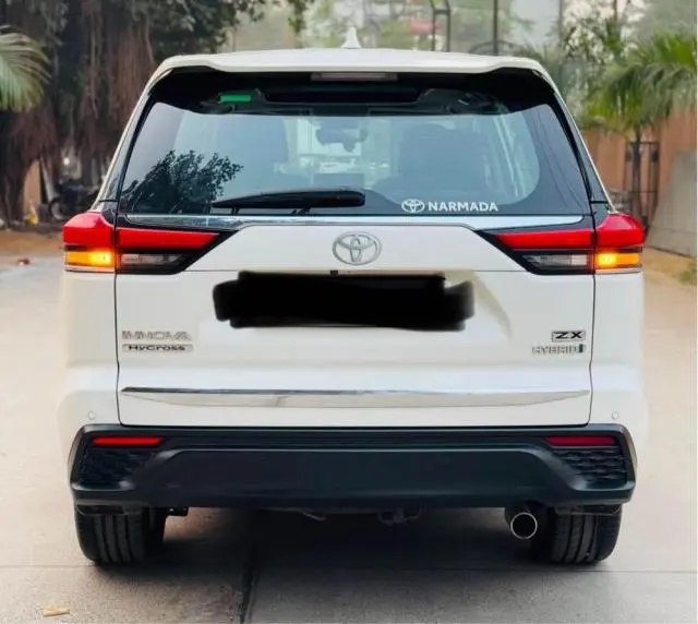 Toyota Innova Hycross ZX Hybrid 7 STR 2023