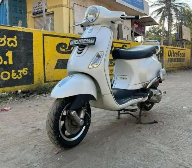 Piaggio Vespa VXL 125cc 2021