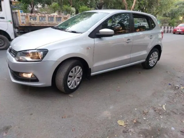 Volkswagen Polo Comfortline 1.2L (P) 2015