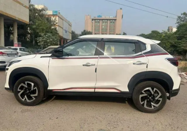 Nissan Magnite XV Turbo 1.0 MT 2023