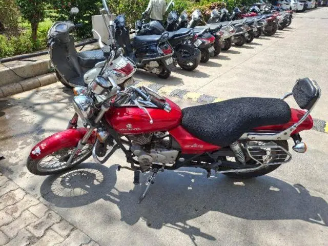 Bajaj Avenger 220cc 2014