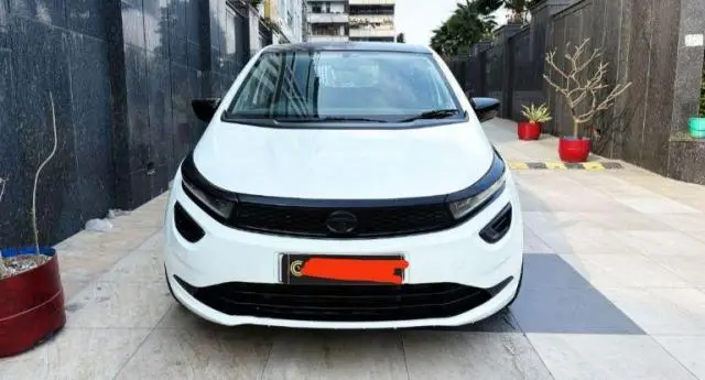 Tata Altroz XE Petrol 2020