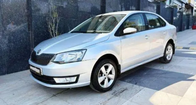 Skoda Rapid Ambition Plus 1.6 MPI MT 2017