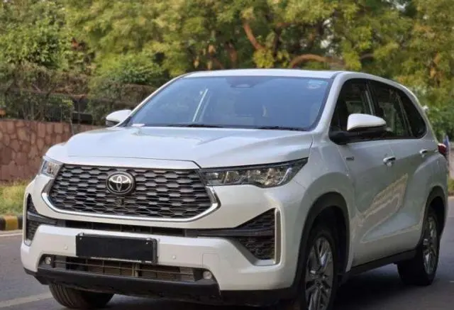 Toyota Innova Hycross ZX Hybrid 7 STR 2023