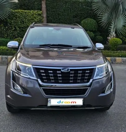 Mahindra XUV500 W9 2020