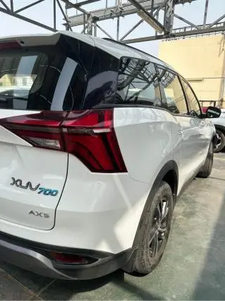 Mahindra XUV700 AX 5 Petrol MT 5 STR 2022