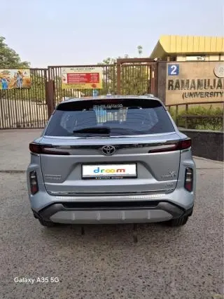Toyota Urban Cruiser Hyryder V Hybrid 2023