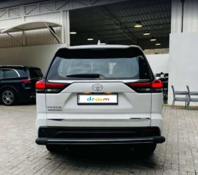 Toyota Innova Hycross GX (O) 7 STR 2024