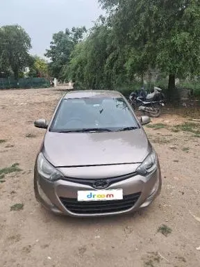 Hyundai i20 Sportz (AT) 1.4 2013