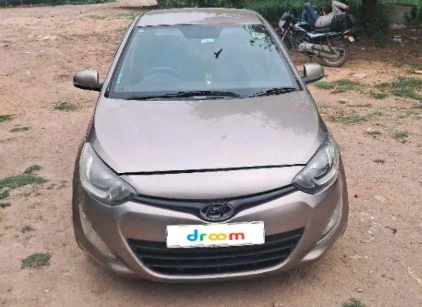 Hyundai i20 Sportz (AT) 1.4 2013