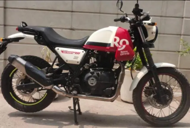Royal Enfield Scram 411 Graphite Red 2022