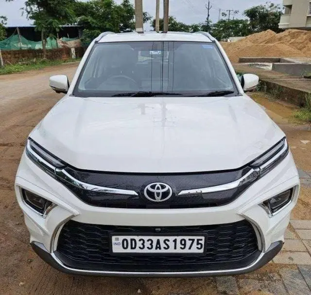 Toyota Urban Cruiser Hyryder V Hybrid 2025