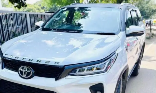 Toyota Hilux HIGH 4X4 AT 2024