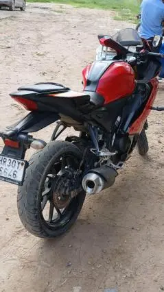 Yamaha YZF-R15 V4 Metallic Red 2022