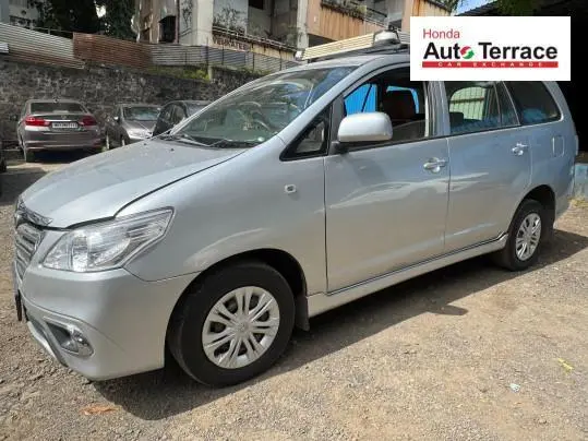 Toyota Innova 2.5 G 8 STR BS III 2012