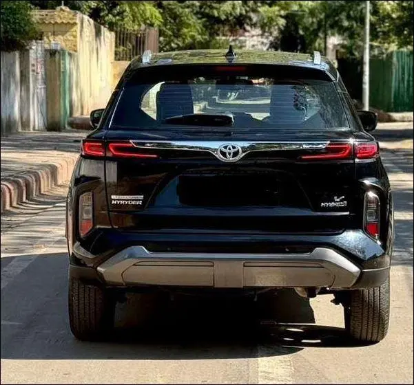 Toyota Urban Cruiser Hyryder V Hybrid 2023
