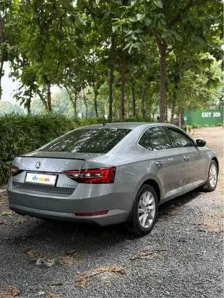 Skoda Superb 1.8 L&K TSI AT 2016