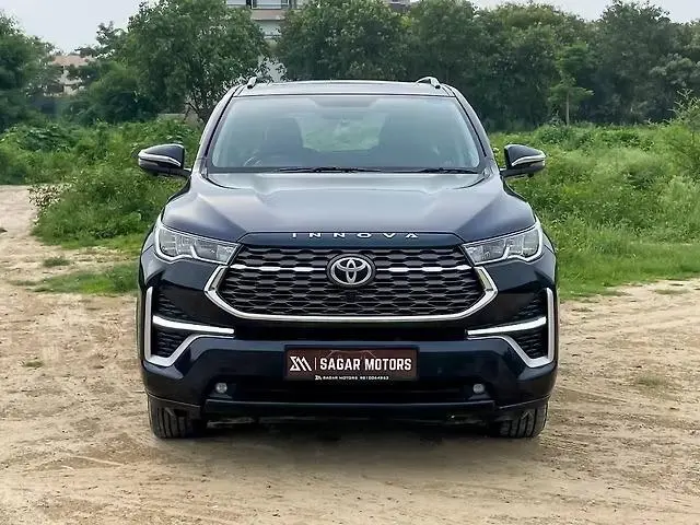 Toyota Innova Hycross ZX Hybrid 7 STR 2023