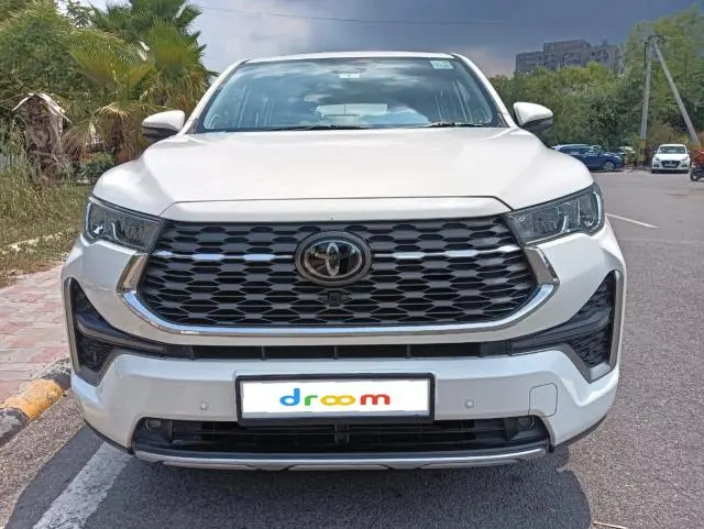 Toyota Innova Hycross ZX Hybrid 7 STR 2024