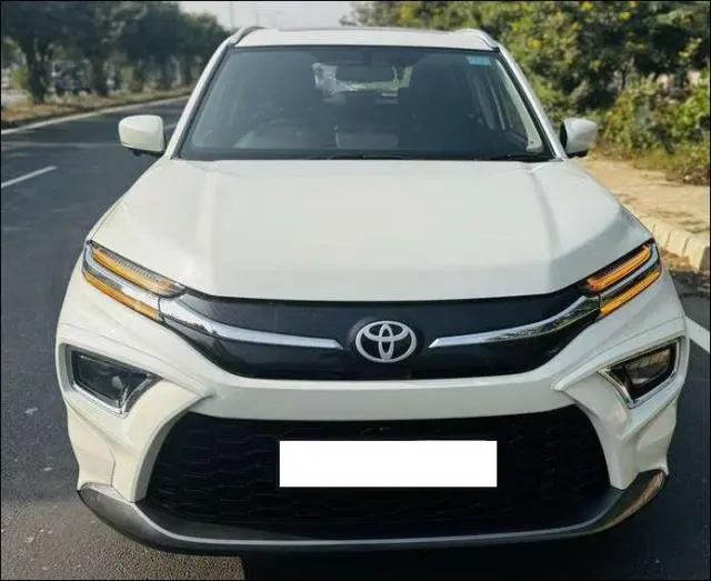 Toyota Urban Cruiser Hyryder V Hybrid 2023