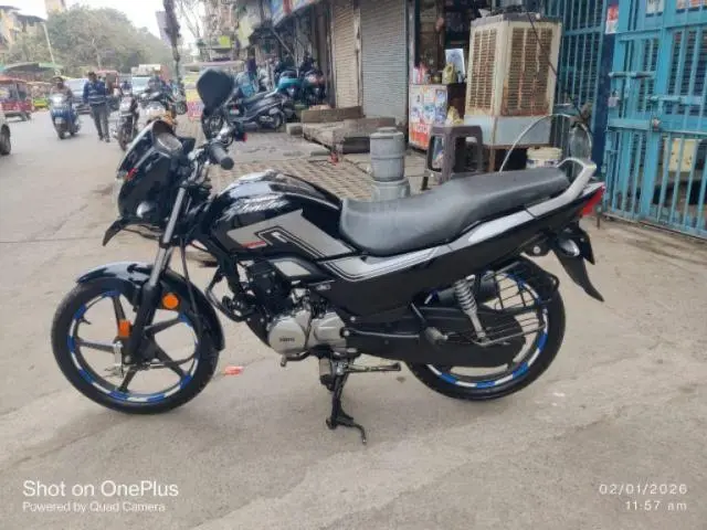 Hero Super Splendor Drum Black and Accent 2024