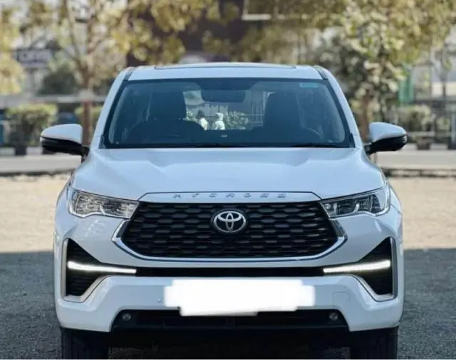 Toyota Innova Hycross ZX Hybrid 7 STR 2024