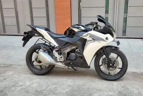 Honda CBR 150R 150cc 2013