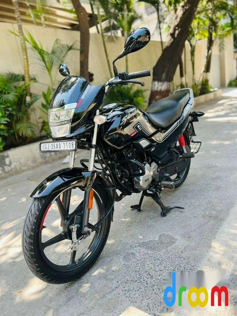 Hero Super Splendor Self Drum Alloy 125cc 2025