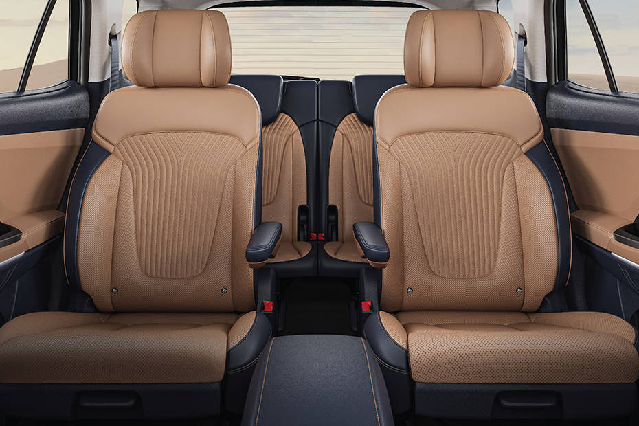 Hyundai Alcazar Platinum 1.5 Diesel AT 6STR 2024 Price in India Droom